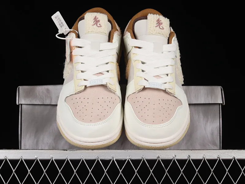 All Categories Nk SB Dunk Series Nk SB Dunk Low Low-top sneakers Cost-effective version Nk Dunk Low "Year of the Rabbit" Year of the Rabbit Rabbit theme SB low-top sports and leisure sneakers FD4203-211